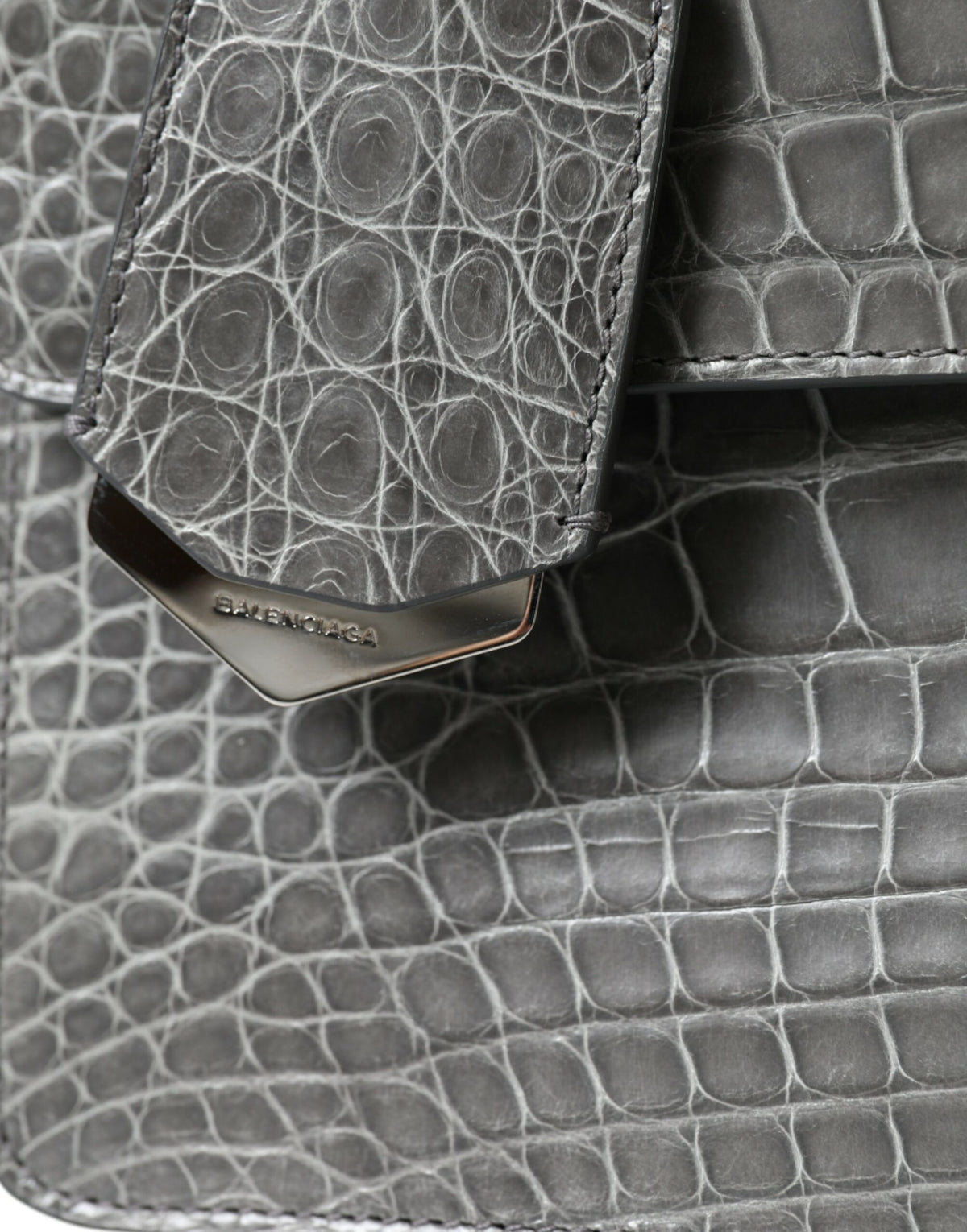 Bolsa de Ombro Balenciaga Média de Couro Exótico Cinza