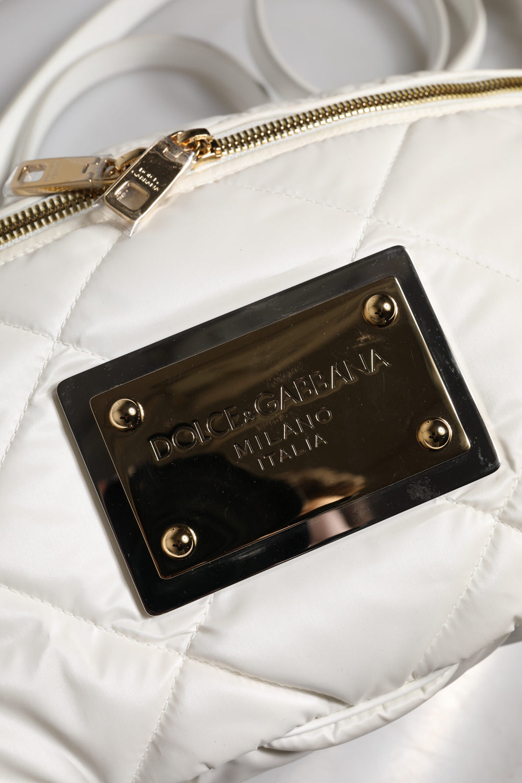 Bolsa De Cintura Dolce & Gabbana Branca Acolchoada Com Logo De Placa
