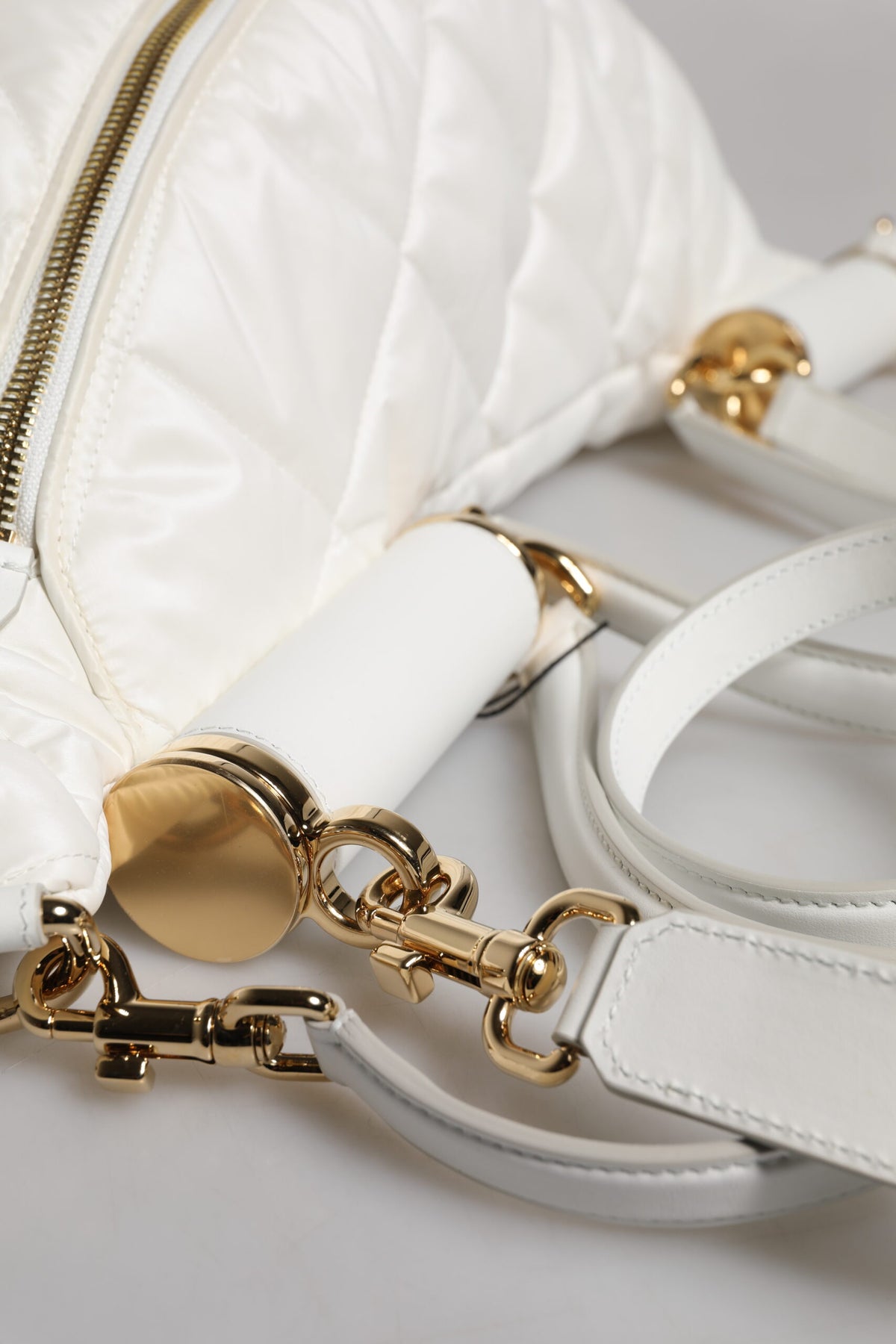 Bolsa De Cintura Dolce & Gabbana Branca Acolchoada Com Logo De Placa