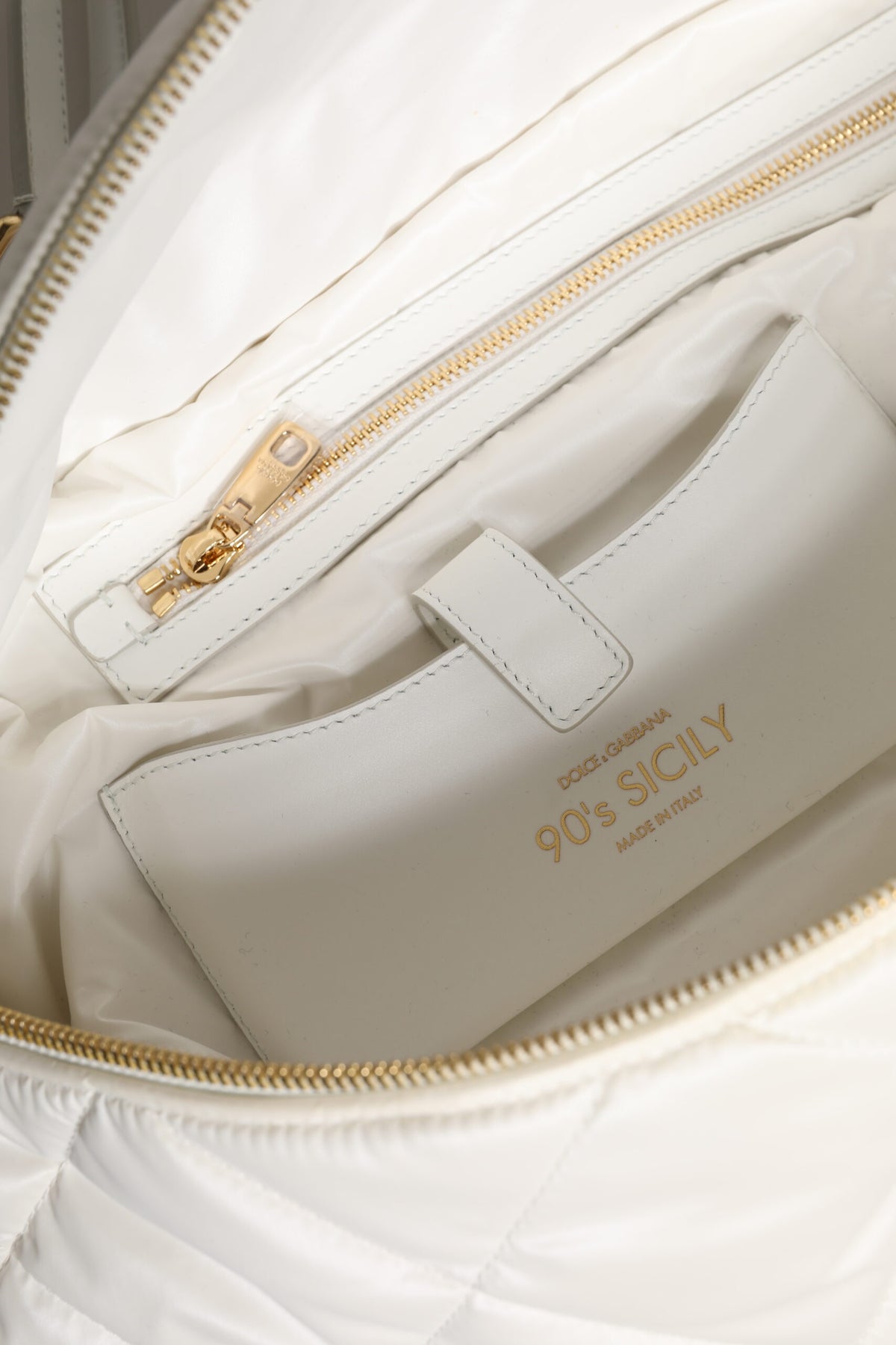 Bolsa De Cintura Dolce & Gabbana Branca Acolchoada Com Logo De Placa